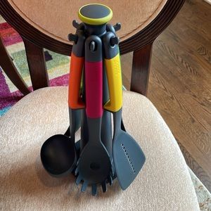 EUC Joseph Joseph Elevate Carousel 6 pc utensil set